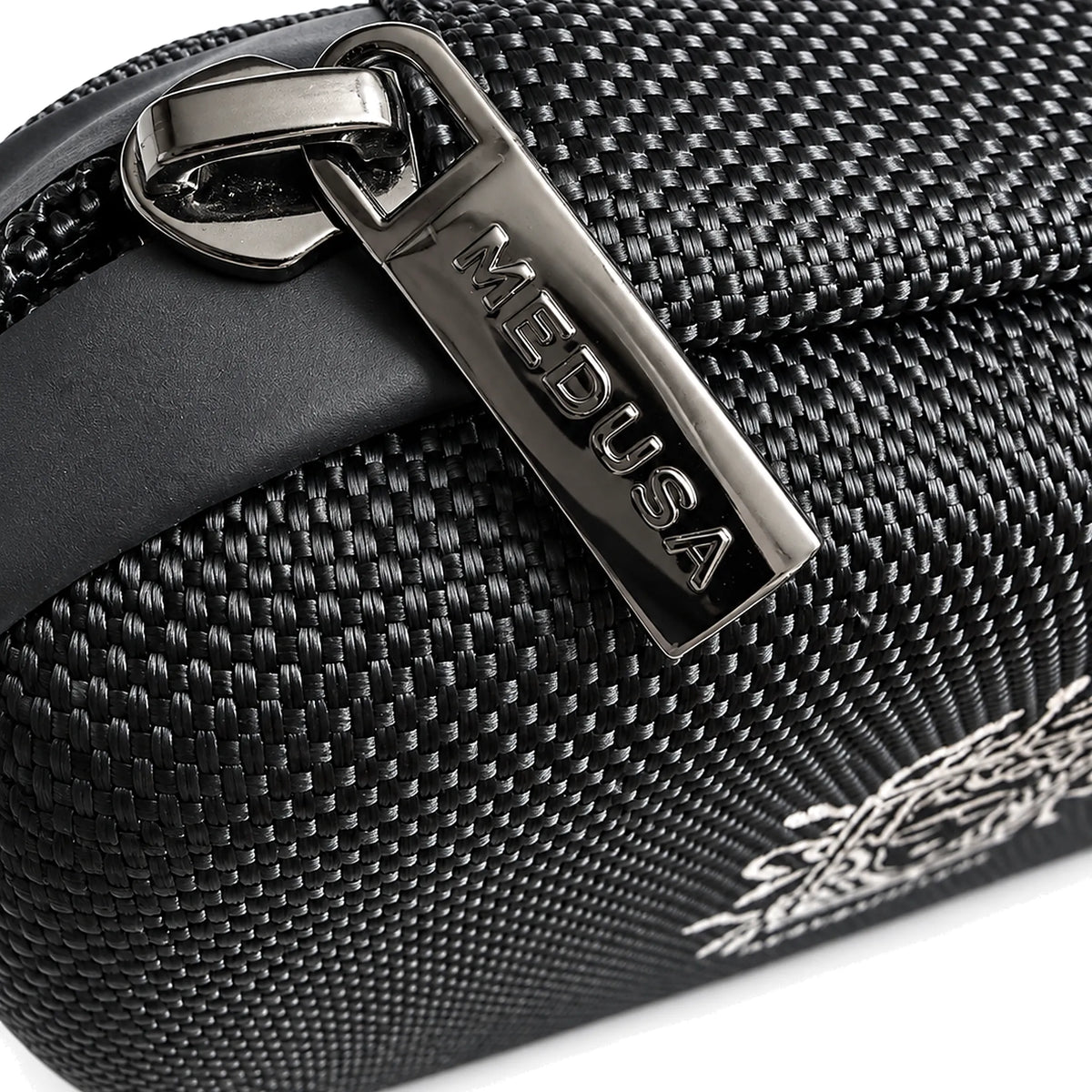 Travel Hardcase Detail: Zipper und gewebte Außenhülle