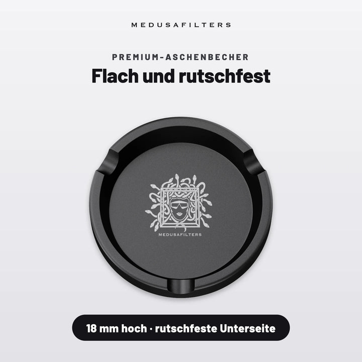 Premium-Aschenbecher, flach und rutschfest: schwarze Schale mit Medusa-Logo, 18 mm hoch, rutschfeste Unterseite